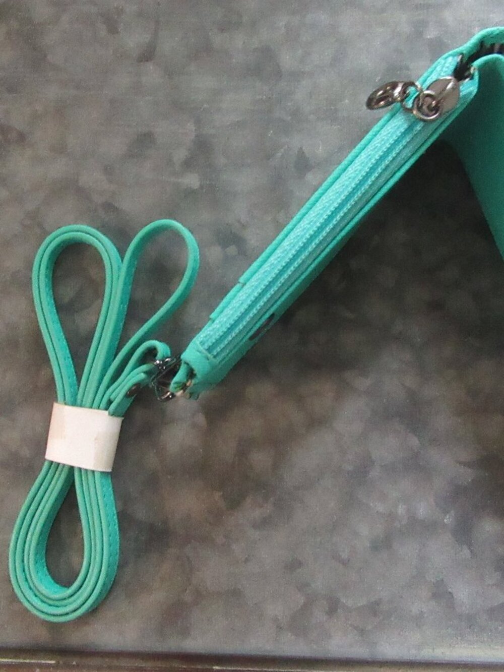 NWT Cowhide Leather Neckstrap ID/C.Card Holder w. Zipper Pocket in Turquoise - Picture 6 of 9